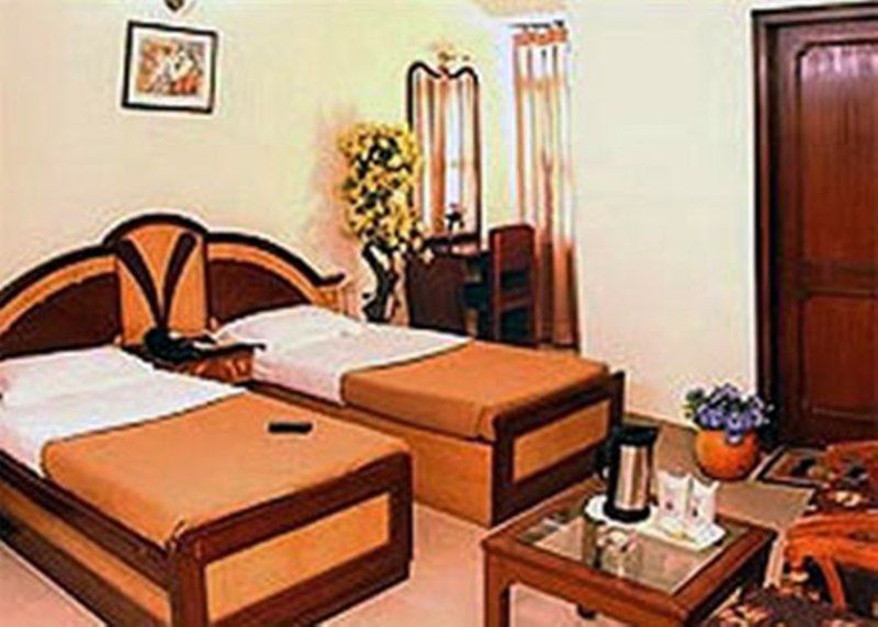 Hotel O Metro Height'S Near Nangloi Railway Metro Station Delhi  Room photo